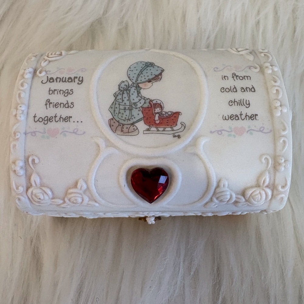Precious Moments Collection Vintage Charming White Trinket Box with Heart Accent
